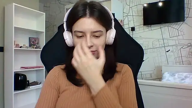 Snapshot of LariceSexy chatting on 11.28.25 LariceSexy online show from 11.28.25