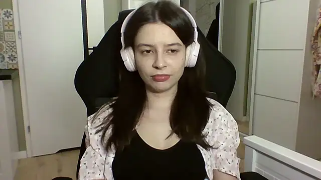 LariceSexy online show from 04.18.26