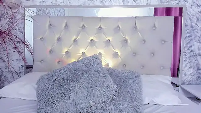 Snapshot of Ariana_greenblat chatting on 09.11.25 Ariana greenblat online show from 09.11.25