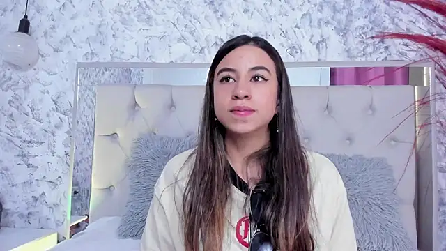 Snapshot of Ariana_greenblat chatting on 10.06.25 Ariana greenblat online show from 10.06.25