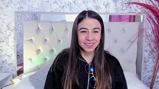 Snapshot of Ariana_greenblat chatting on 10.07.25 Ariana greenblat online show from 10.07.25