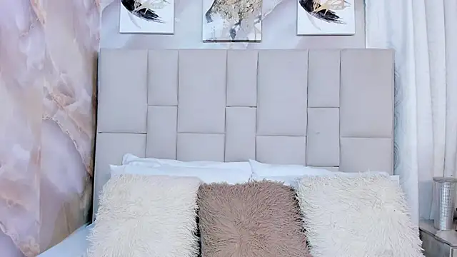 Snapshot of Ariana_greenblat chatting on 12.14.25 Ariana greenblat online show from 12.14.25