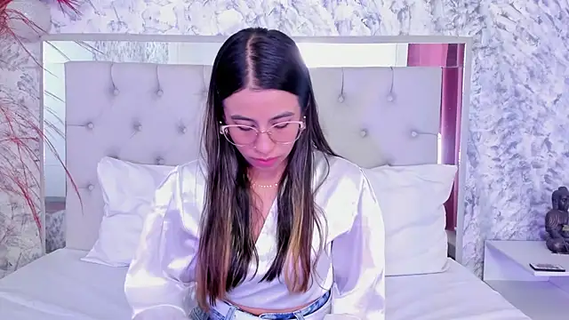 Snapshot of Ariana_greenblat chatting on 02.04.26 Ariana greenblat online show from 02.04.26