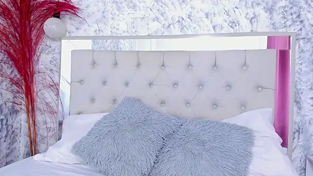 Snapshot of Ariana_greenblat chatting on 02.26.26 Ariana greenblat online show from 02.26.26