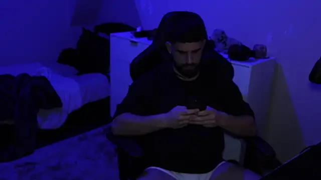 Snapshot of lucas_kazimm chatting on 02.20.25 lucas kazimm online show from 02.20.25