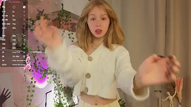 Snapshot of DarylBody chatting on 11.25.25 DarylBody online show from 11.25.25