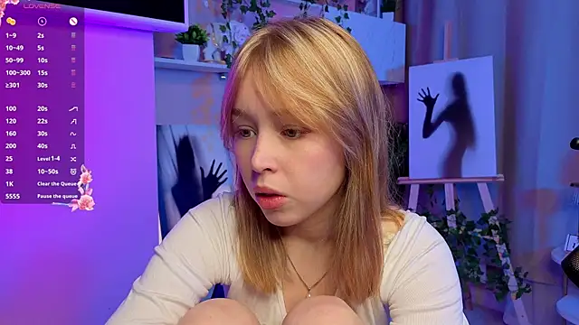 Snapshot of DarylBody chatting on 11.26.25 DarylBody online show from 11.26.25