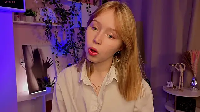 Snapshot of DarylBody chatting on 11.27.25 DarylBody online show from 11.27.25