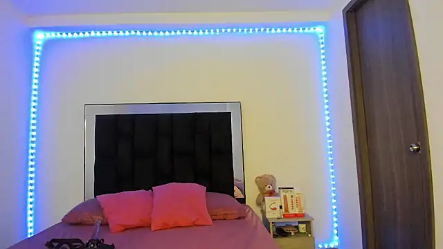 victoriacolin online show from 03.04.25