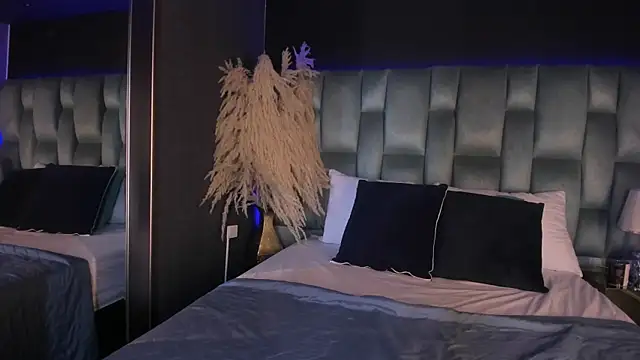 Snapshot of CandyLuxury__ chatting on 03.20.25 CandyLuxury online show from 03.20.25