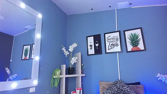 Snapshot of CandyLuxury__ chatting on 04.10.26 CandyLuxury online show from 04.10.26