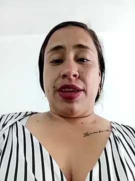 kamila lovee online show from 10.30.25