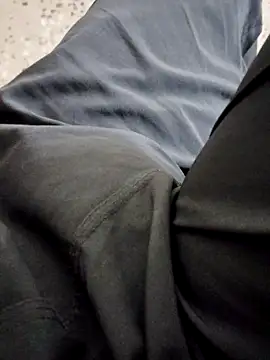 Snapshot of suggest121 chatting on 03.20.25 suggest121 online show from 03.20.25