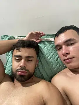 hornytwins15 online show from 03.08.25
