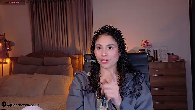 Marivimichel1 online show from 11.18.25