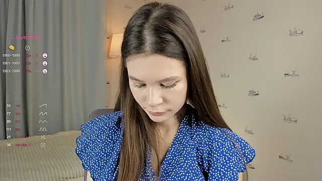 Snapshot of OdetteAven chatting on 02.11.25 OdetteAven online show from 02.11.25