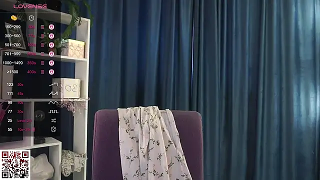 Snapshot of OdetteAven chatting on 03.08.25 OdetteAven online show from 03.08.25