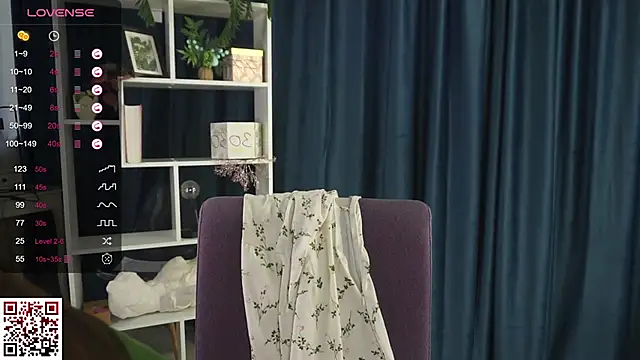 Snapshot of OdetteAven chatting on 03.09.25 OdetteAven online show from 03.09.25