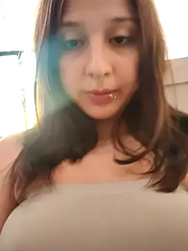 Snapshot of Maiden-Hot chatting on 06.23.26 Maiden-Hot online show from 06.23.26