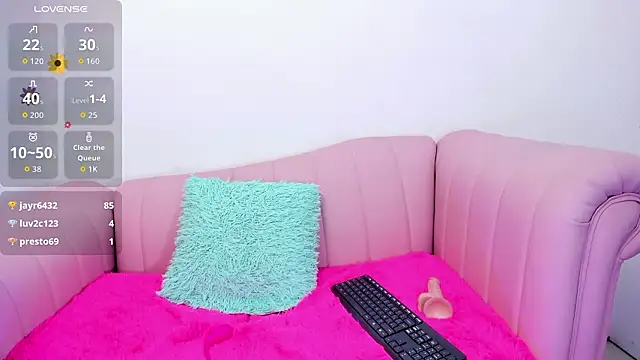 Snapshot of BlondieCutee chatting on 01.31.26 BlondieCutee online show from 01.31.26