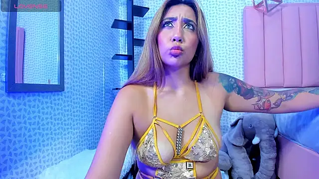 Snapshot of CALANTHELOVE1 chatting on 11.15.25 CALANTHELOVE1 online show from 11.15.25