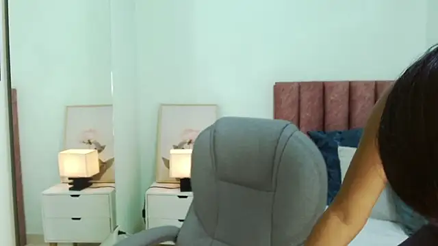 brendathompson  online show from 11.13.25