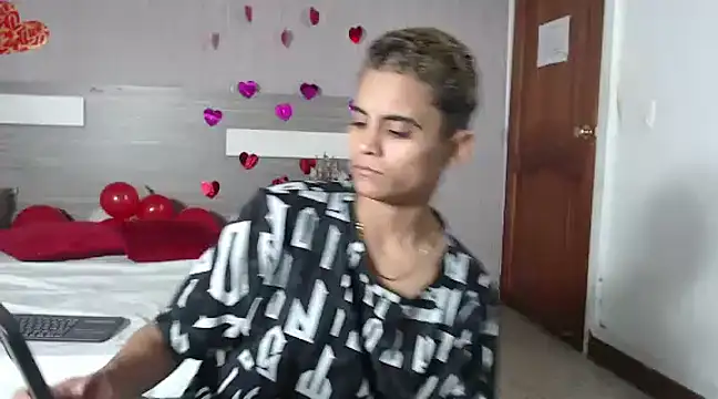 Liiamthompson online show from 02.19.25