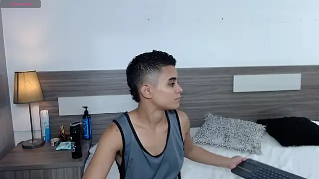 Liiamthompson online show from 11.30.25