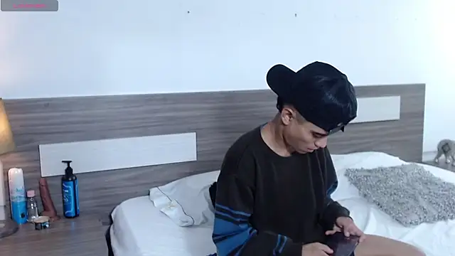 Liiamthompson online show from 12.01.25