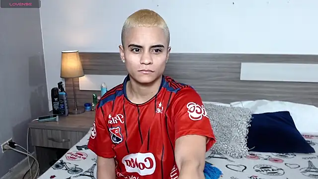 Liiamthompson online show from 01.14.26