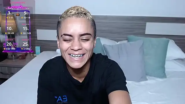 Liiamthompson online show from 03.20.26