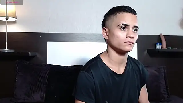 Liiamthompson online show from 04.16.26