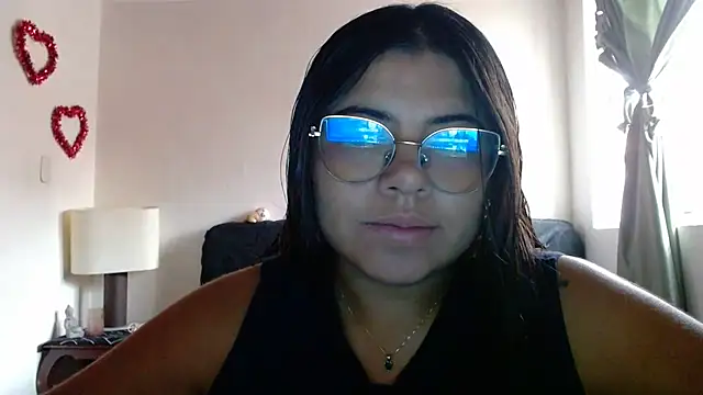 Snapshot of viccky_vick chatting on 09.18.25 viccky vick online show from 09.18.25