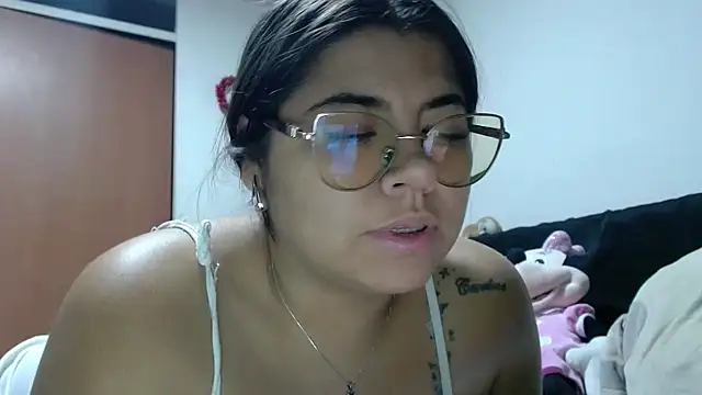 Snapshot of viccky_vick chatting on 10.21.25 viccky vick online show from 10.21.25