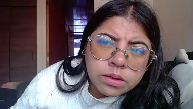 Snapshot of viccky_vick chatting on 12.17.25 viccky vick online show from 12.17.25