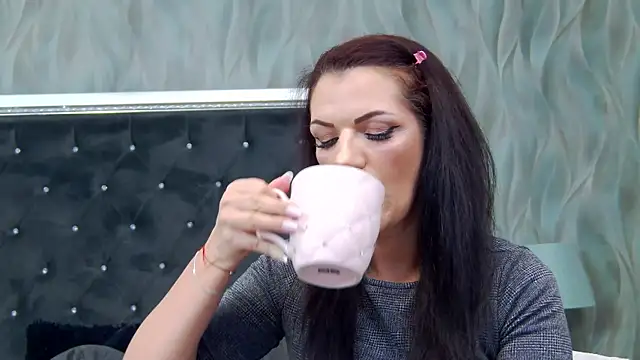 Snapshot of LissaAnn chatting on 03.18.25 LissaAnn online show from 03.18.25