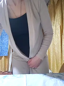 Snapshot of Belladonna253 chatting on 02.12.25 Belladonna253 online show from 02.12.25