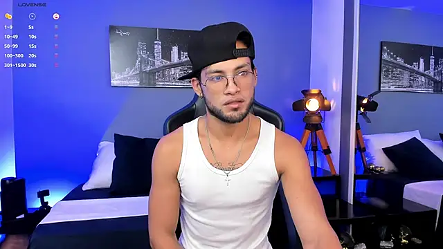 Max Conor1 online show from 05.13.26