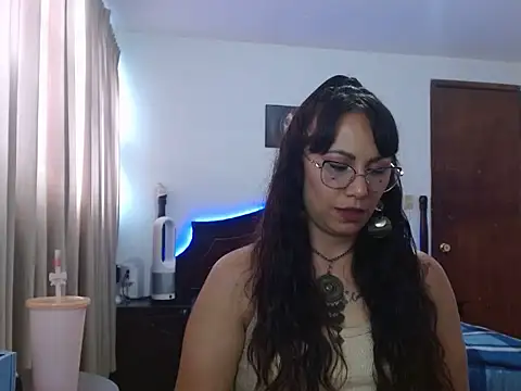 AloLovely  online show from 04.15.26