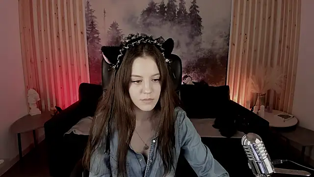 MilaStoyne online show from 02.12.25