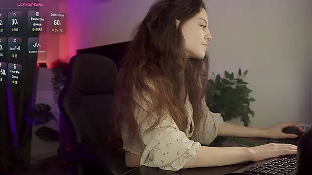 MilaStoyne online show from 10.29.25