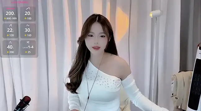 Snapshot of SylviaLing2007 chatting on 02.08.25 SylviaLing2007 online show from 02.08.25