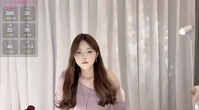 Snapshot of SylviaLing2007 chatting on 02.09.25 SylviaLing2007 online show from 02.09.25