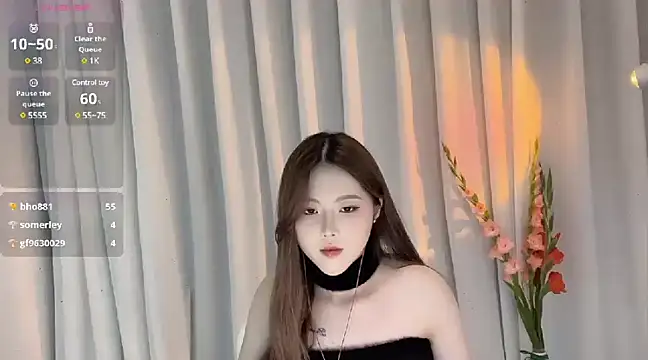 Snapshot of SylviaLing2007 chatting on 02.14.25 SylviaLing2007 online show from 02.14.25