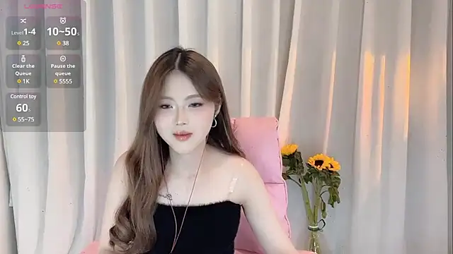 Snapshot of SylviaLing2007 chatting on 02.18.25 SylviaLing2007 online show from 02.18.25