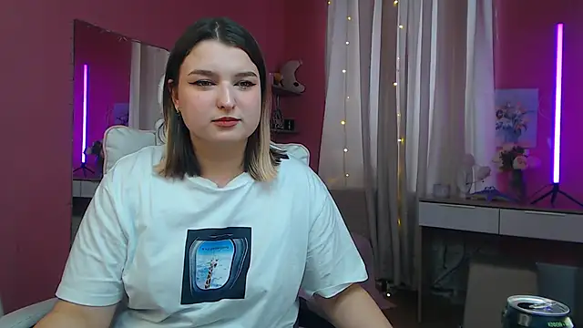 Snapshot of Jenny_Smit chatting on 02.22.25 Jenny Smit online show from 02.22.25