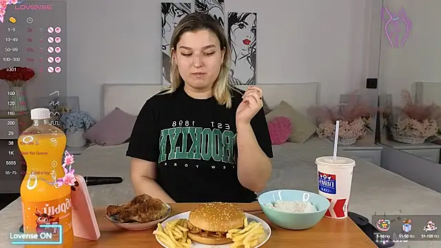 Snapshot of Jenny_Smit chatting on 10.06.25 Jenny Smit online show from 10.06.25