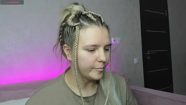 Snapshot of Jenny_Jimmy chatting on 10.20.25 Jenny Jimmy online show from 10.20.25