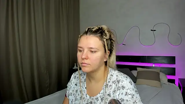 Snapshot of Jenny_Jimmy chatting on 10.30.25 Jenny Jimmy online show from 10.30.25