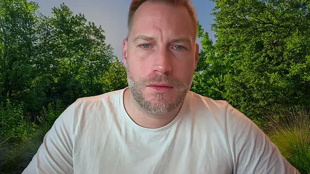 Snapshot of Christian87xxx chatting on 09.23.25 Christian87xxx online show from 09.23.25